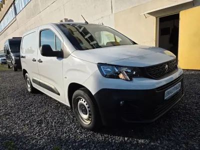 Gebraucht Peugeot Partner Premium 75 PS (55 kW) 2019 Weiß Van / Kleinbus