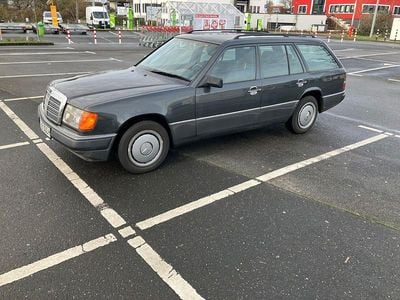 Schwarz Gebraucht 1991 Mercedes 300 Kombi | 8.900 €