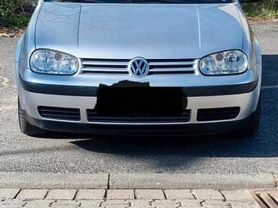 Usata VW Golf IV 105 CV (77 kW) 2000 Argento Berlina