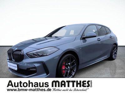 Grau Gebraucht 2024 BMW 120 Comfort Edition Kleinwagen | 37.250 €