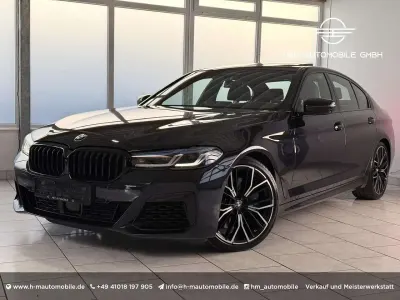 Gebraucht BMW 550 530 PS (389 kW) 2020 Carbonschwarz metallic Limousine