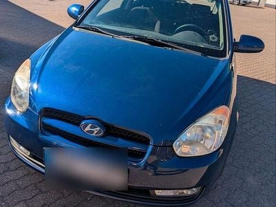 Gebraucht Hyundai Accent 97 PS (71 kW) 2007 Blau Kleinwagen