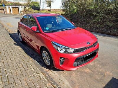 Second-hand Kia Rio Spirit 99 CP (72 kW) 2017 Roșu Berlinǎ