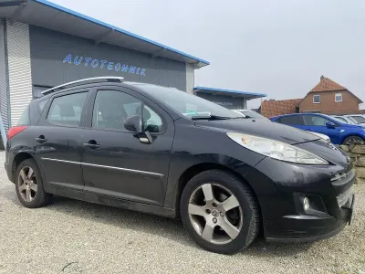 Gebraucht Peugeot 207 Premium 120 PS (88 kW) 2011 Limousine