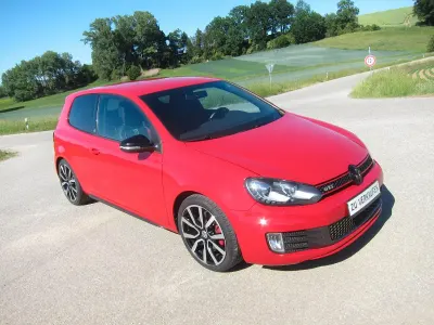 Gebraucht VW Golf VI Edition 211 PS (155 kW) 2011 Rot Kleinwagen
