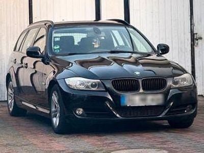 Gebraucht BMW 318 Sport Line 143 PS (105 kW) 2012 Schwarz Kombi