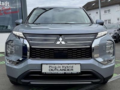 Neu Mitsubishi Outlander P-HEV Plus 306 PS (225 kW) 2025 Mondsteingrau SUV