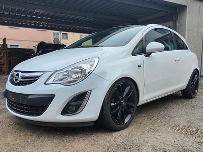 Gebraucht Opel Corsa Color Edition 87 PS (63 kW) 2011 Weiß Kleinwagen