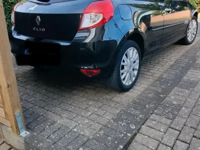 Gebraucht Renault Clio II 101 PS (74 kW) 2010 Schwarz Limousine