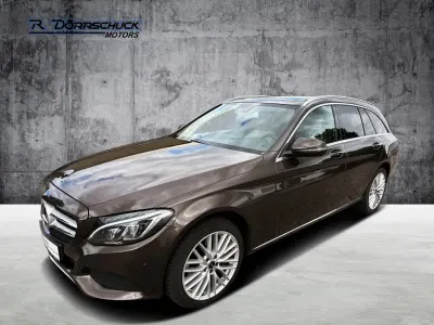 Używany Mercedes C400 Avantgarde 333 KM (244 kW) 2018 Brązowy Sedan/Limuzyna
