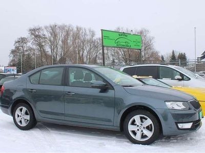 Gebraucht Skoda Octavia Ambition 140 PS (102 kW) 2014 Metalgrau metallic Kleinwagen