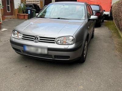 Gebraucht VW Golf IV 101 PS (74 kW) 2002 Silber Kleinwagen