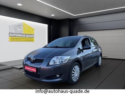 Grau Gebraucht 2010 Toyota Auris Limousine | 8.999 € (Teuer)