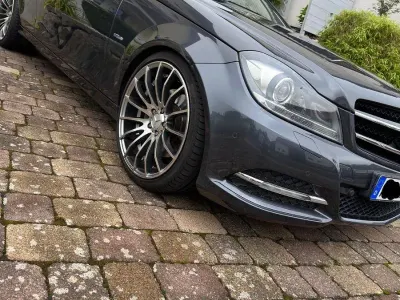 Gebraucht Mercedes C350 306 PS (225 kW) 2011 Grau Coupé