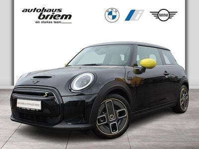 Gebraucht Mini Cooper SE Hatch 135 kW (184 PS) 2023 Schwarz Kleinwagen