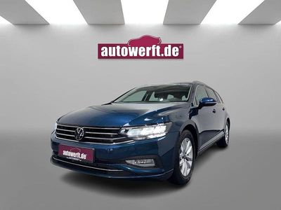 Blau Gebraucht 2023 VW Passat Kombi | 21.490 € (Guter Preis)