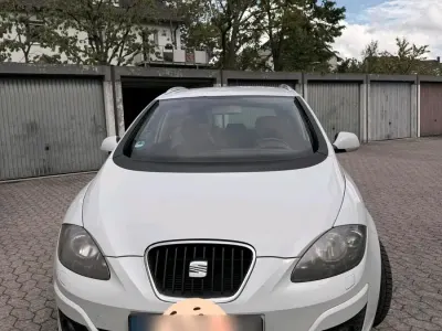 Gebraucht Seat Altea XL 140 PS (102 kW) 2011 Weiß Van / Kleinbus