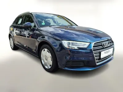 Gebraucht Audi A3 Basis 150 PS (110 kW) 2018 Kosmoblau metallic Limousine