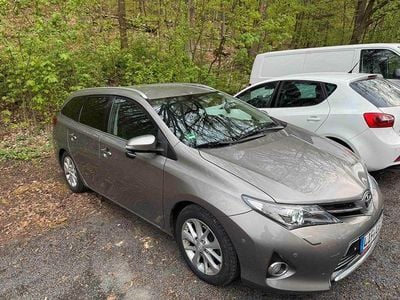 Second-hand Toyota Auris Touring Sports 124 CP (91 kW) 2014 Gri Break