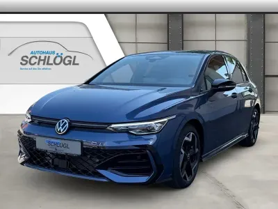 Gebraucht VW Golf VIII R-line 150 PS (110 kW) 2026 Blau Limousine