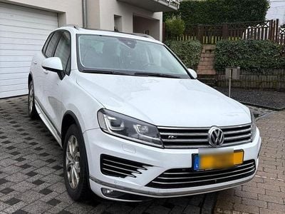 Gebraucht VW Touareg 262 PS (192 kW) 2016 Weiß SUV