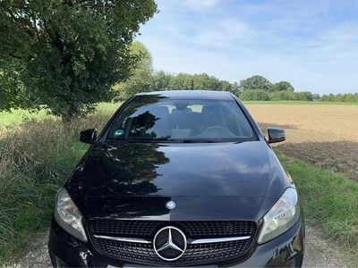 Gebraucht Mercedes A180 108 PS (79 kW) 2016 Schwarz Limousine