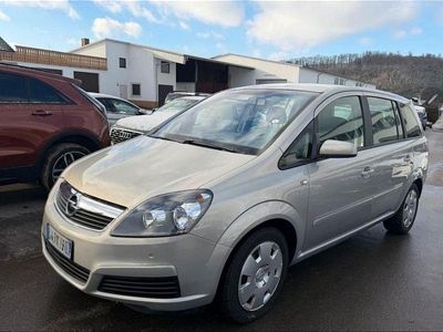Brugt Opel Zafira 120 HK (88 kW) 2006 Guld MPV