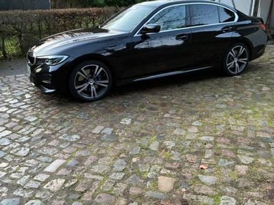 Schwarz Gebraucht 2019 BMW 330e M Sport Limousine | 28.900 €