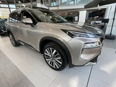 Neu Nissan X-Trail Tekna 213 PS (156 kW) 2026 Champagne silver metallic SUV
