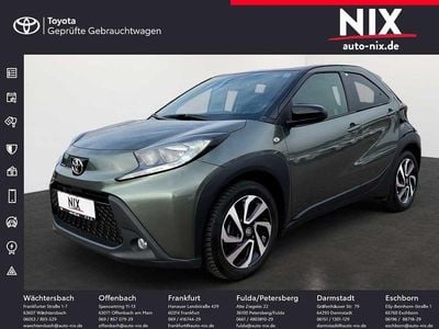 Gebraucht Toyota Aygo X Basis 72 PS (52 kW) 2023 Cardamon green metallic/ night sky black SUV