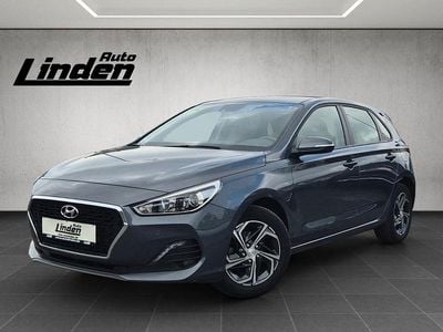 Gebraucht Hyundai i30 Select 99 PS (72 kW) 2019 Grau Limousine