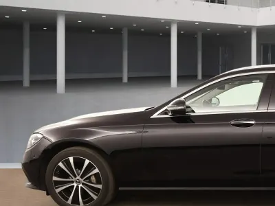 Gebraucht Mercedes E300 Avantgarde 194 PS (142 kW) 2022 Schwarz