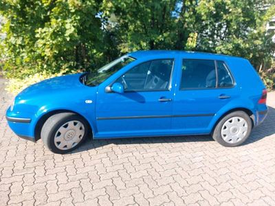 Blau Gebraucht 2001 VW Golf IV Edition Kleinwagen | 2.000 € (Fairer Preis)