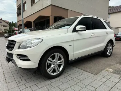 Gebraucht Mercedes ML350 258 PS (189 kW) 2012 Weiß SUV