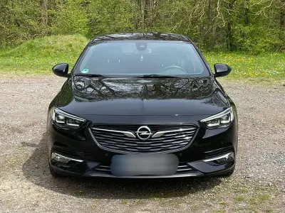 Gebraucht Opel Insignia Country Tourer Sport 165 PS (121 kW) 2018 Schwarz Limousine