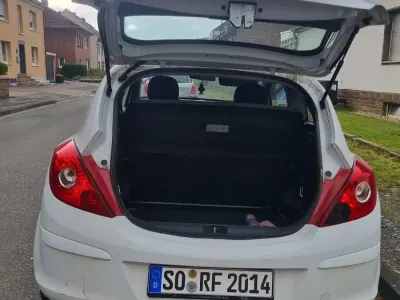 Używany Opel Corsa 75 KM (55 kW) 2010 Biały Hatchback
