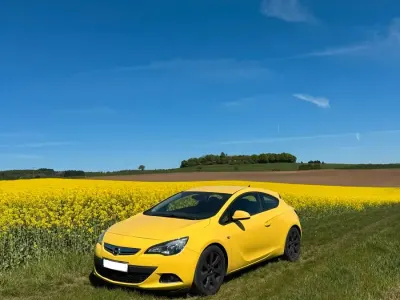 Gebraucht Opel Astra GTC 179 PS (131 kW) 2011 Gelb Coupé