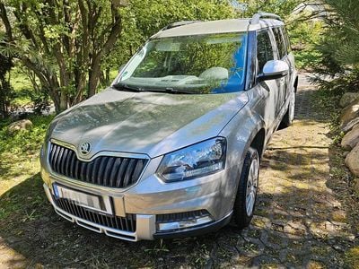Usata Skoda Yeti Cool Edition 110 CV (80 kW) 2015 Beige SUV