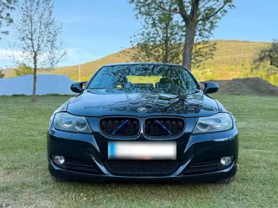 Używany BMW 320 170 KM (125 kW) 2009 Czarny Sedan/Limuzyna