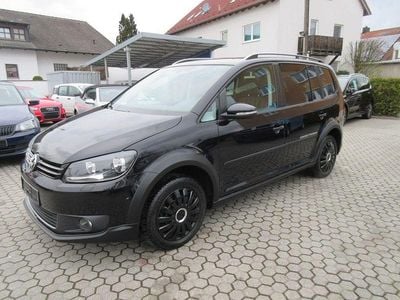 Second-hand VW Touran Cross 140 CP (102 kW) 2012 Negru Monovolum