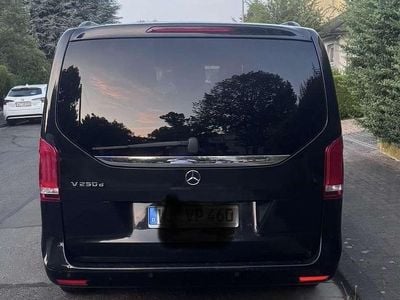 Mercedes V200