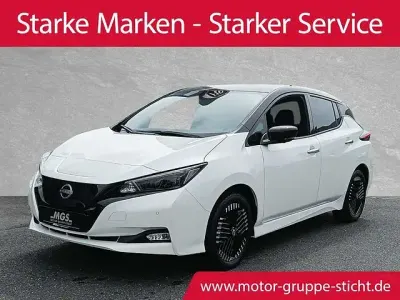 Gebraucht Nissan Leaf Tekna 160 kW (218 PS) 2024 Pearl white black metallic Kleinwagen
