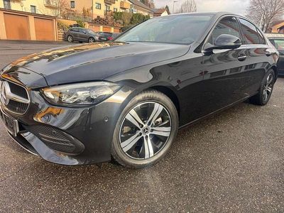 Obsidianschwarz metalliclack Gebraucht 2022 Mercedes C220 Limousine | 35.390 € (Teuer)