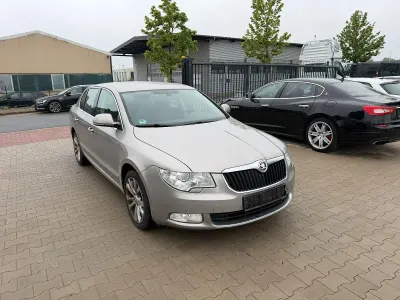 Używany Skoda Superb Elegance 170 KM (125 kW) 2009 Beżowy Sedan/Limuzyna