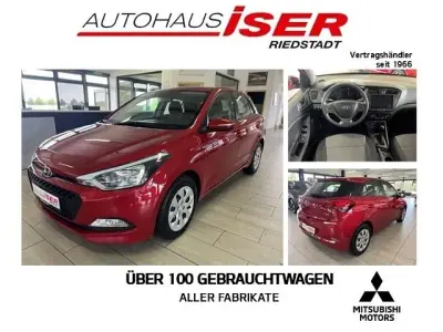 Gebraucht Hyundai i20 Trend 101 PS (74 kW) 2017 Rot Limousine