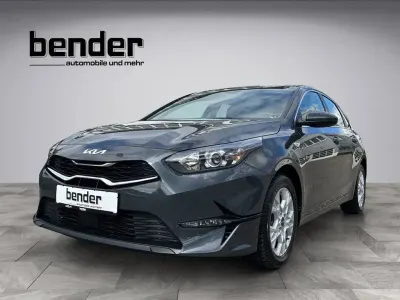 Używany Kia Ceed Vision 140 KM (102 kW) 2025 Szary Hatchback