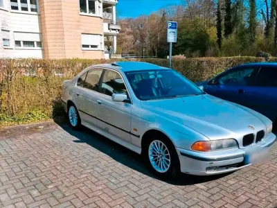 Gebraucht BMW 523 170 PS (125 kW) 1999 Silber Limousine