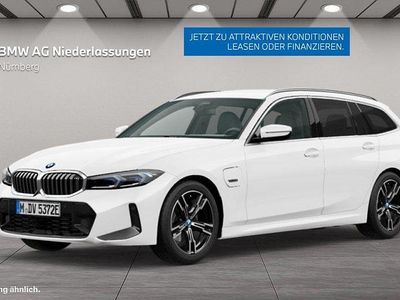 Weiß Gebraucht 2022 BMW 330e Sport Line Kombi | 35.990 € (Teuer)