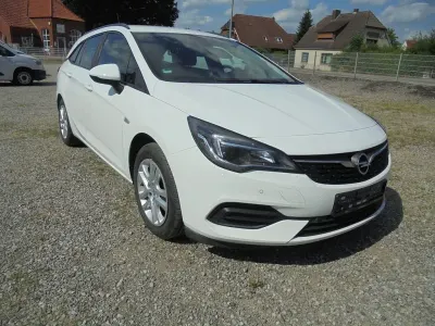 Gebraucht Opel Astra Edition 105 PS (77 kW) 2020 Weiß Kombi