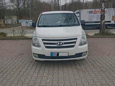 Gebraucht Hyundai H-1 170 PS (125 kW) 2016 Weiß Van / Kleinbus